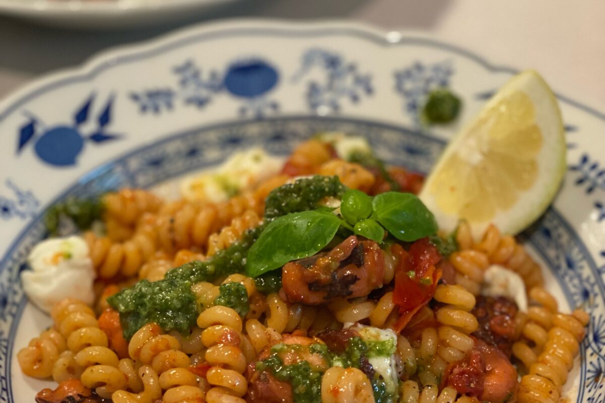 Fusilli mit Tintenfisch-Ragout