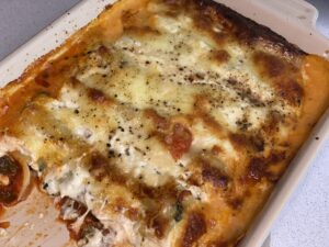 Überbackene Cannelloni mit Spinat und Tomatensauce